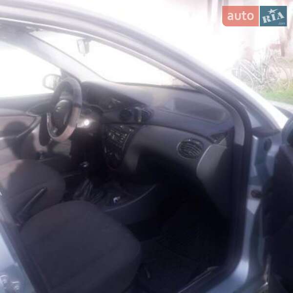 Седан Ford Focus 2003 в Днепре