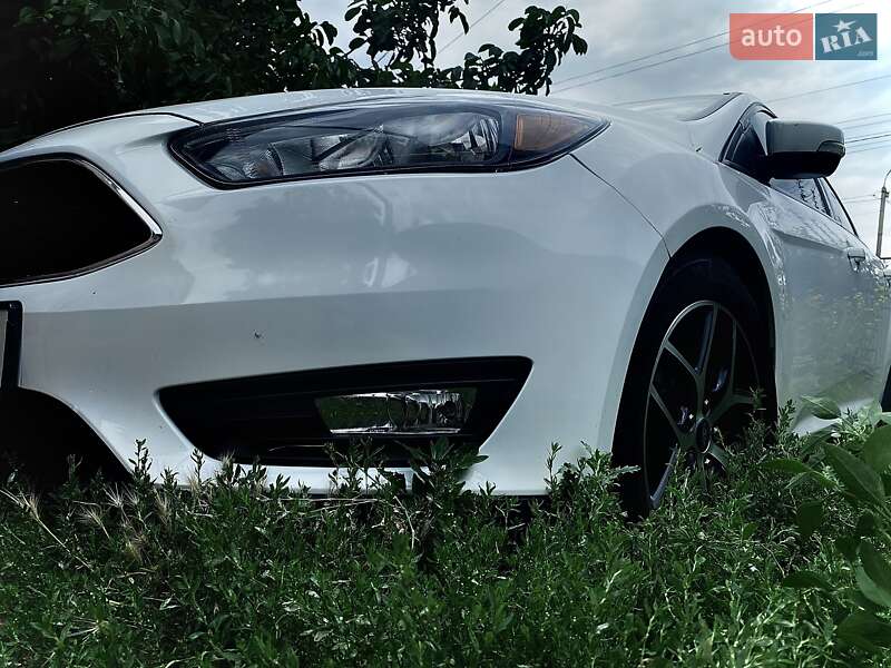 Седан Ford Focus 2017 в Киеве