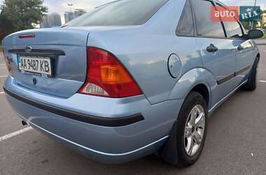 Седан Ford Focus 2004 в 