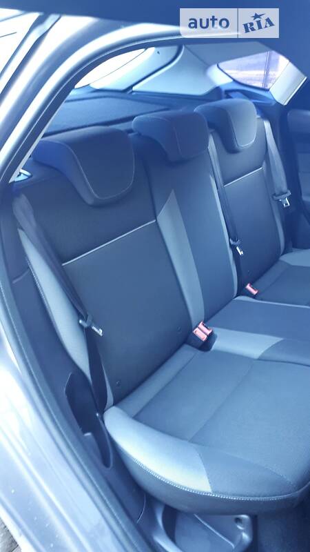 Хетчбек Ford Focus 2014 в Воловцю