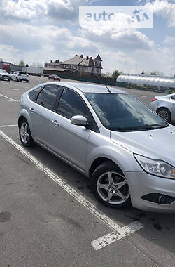 Хэтчбек Ford Focus 2010 в 