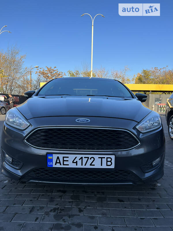 Седан Ford Focus 2016 в Дніпрі