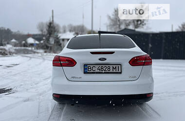 Хэтчбек Ford Focus 2016 в 