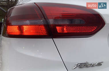 Седан Ford Focus 2017 в Киеве