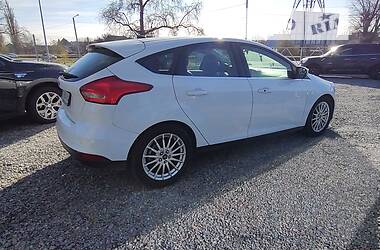 Хэтчбек Ford Focus 2015 в 