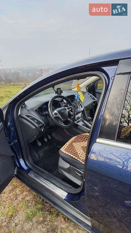 Хэтчбек Ford Focus 2013 в Ивано-Франковске фото 5 Хэтчбек Ford Focus 2013 в Ивано-Франковске
