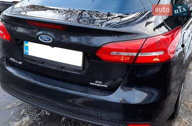 Седан Ford Focus 2015 в 