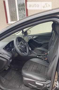 Седан Ford Focus 2016 в 