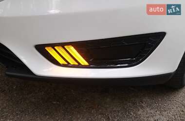 Седан Ford Focus 2016 в 