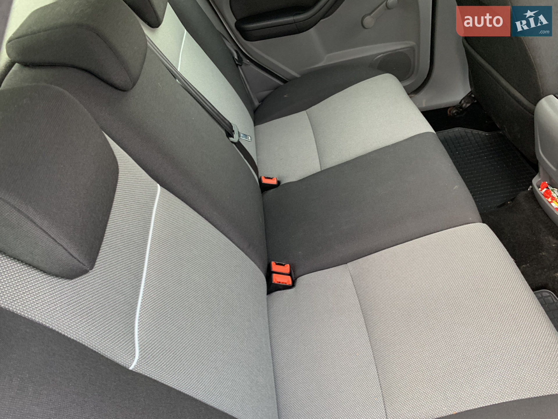 2010 Ford Focus - мініатюра 11