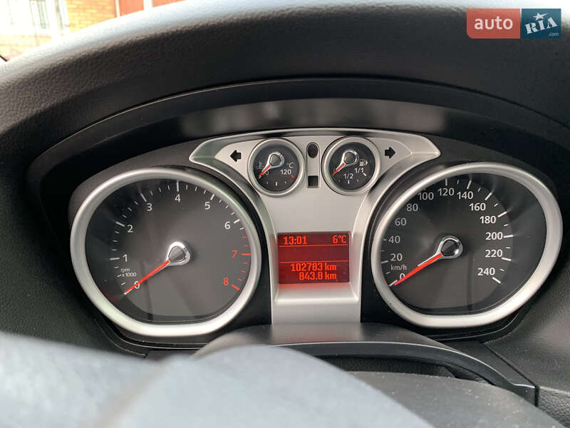 Хэтчбек Ford Focus 2010 в Попельне
