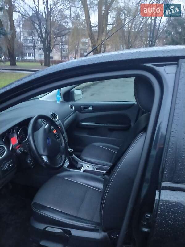 Хетчбек Ford Focus 2010 в Рівному