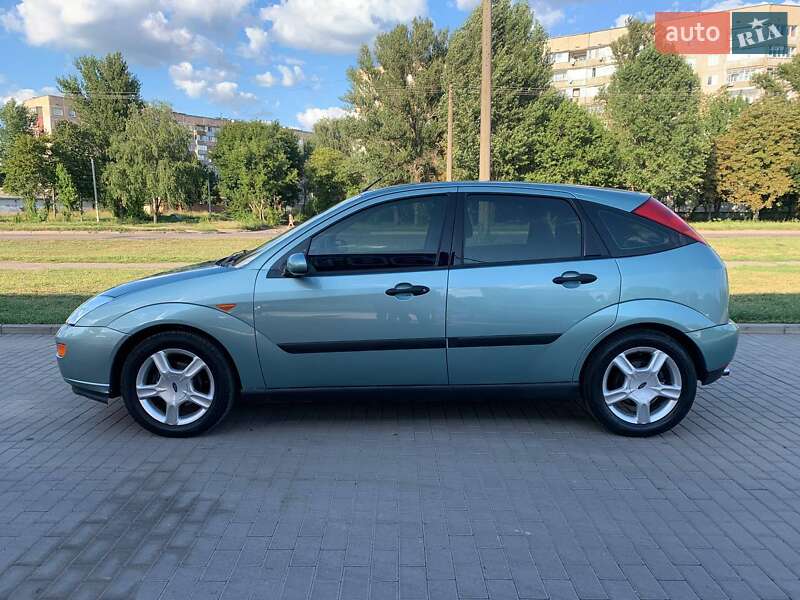 Хэтчбек Ford Focus 2000 в Киеве