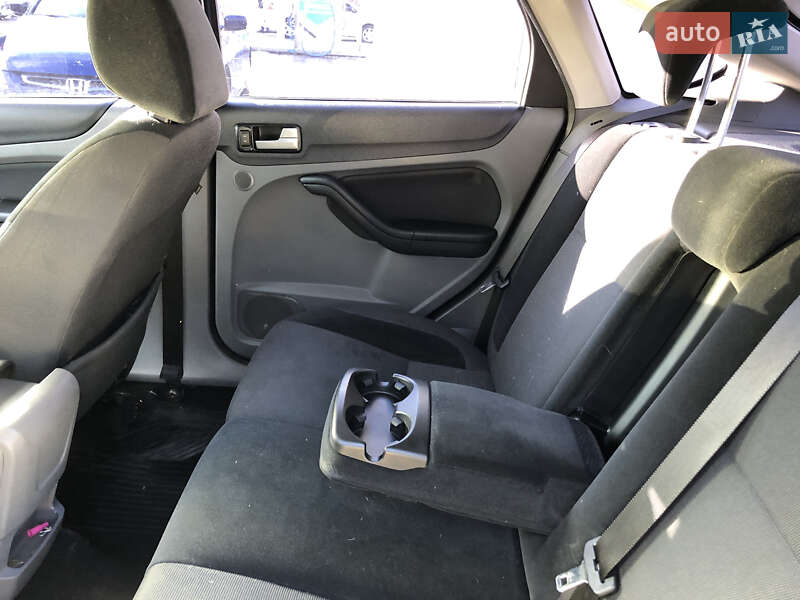 Хэтчбек Ford Focus 2008 в Киеве фото 4 Хэтчбек Ford Focus 2008 в Киеве