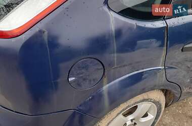 Хэтчбек Ford Focus 2010 в 