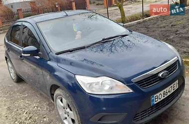 Хэтчбек Ford Focus 2010 в 