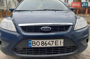 Хэтчбек Ford Focus 2010 в 