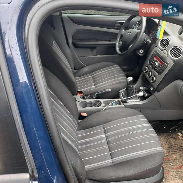 Хэтчбек Ford Focus 2010 в Кременце