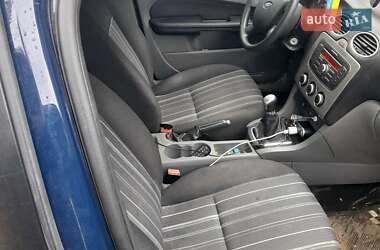 Хэтчбек Ford Focus 2010 в 