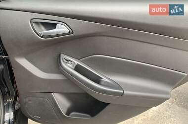 Седан Ford Focus 2016 в 