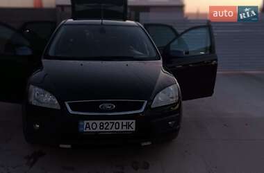 Хэтчбек Ford Focus 2006 в Тячеве
