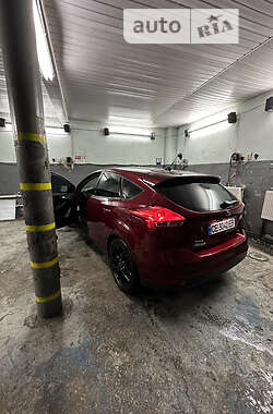 Хэтчбек Ford Focus 2016 в 