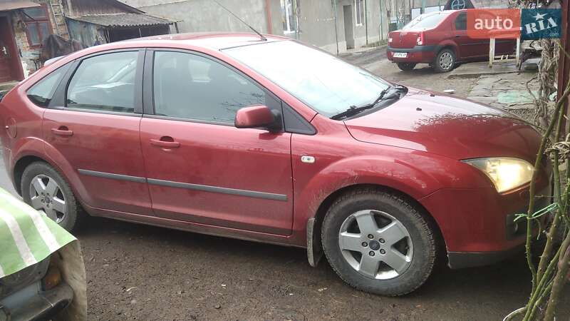 Хэтчбек Ford Focus 2006 в Ужгороде