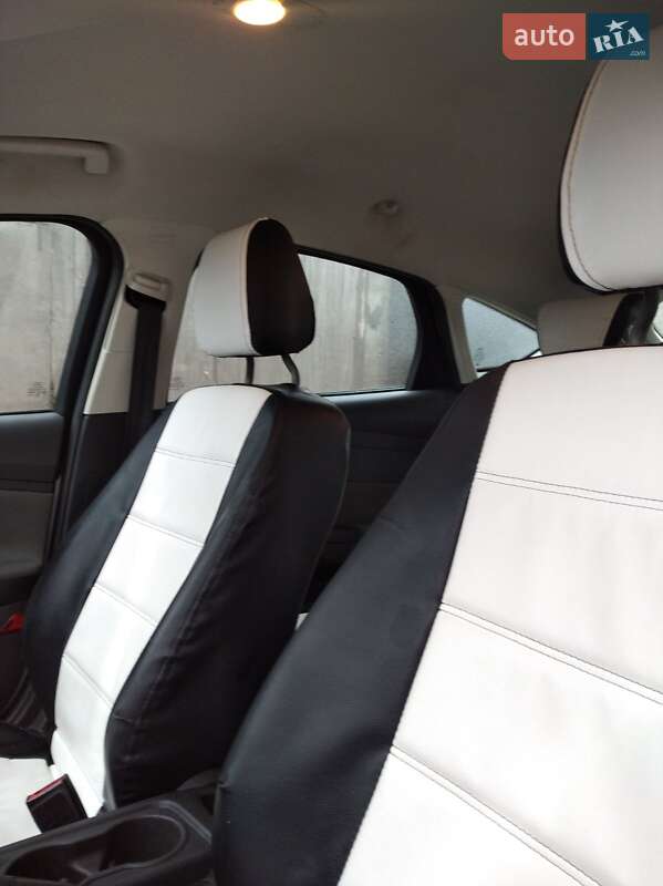 Хэтчбек Ford Focus 2014 в Киеве фото 11 Хэтчбек Ford Focus 2014 в Киеве