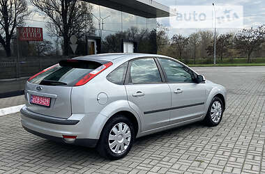 Хэтчбек Ford Focus 2006 в 