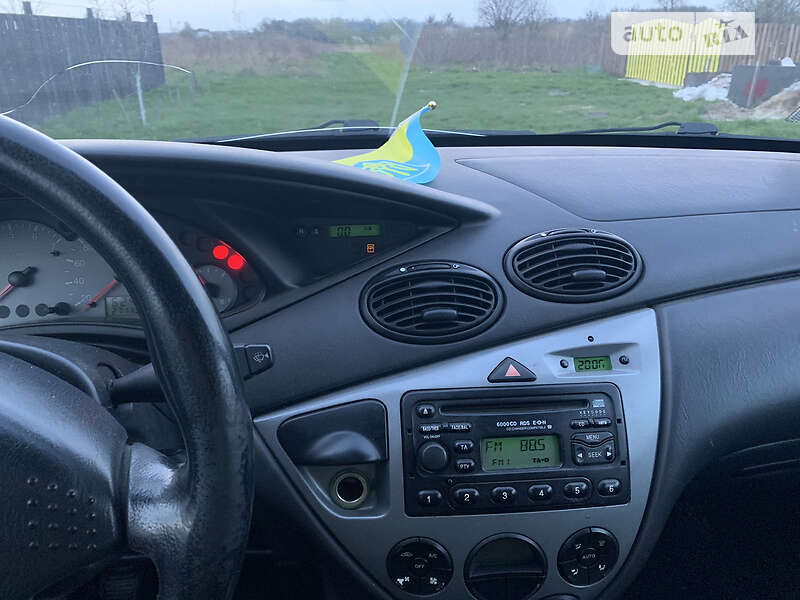 Хэтчбек Ford Focus 2002 в Мене фото 11 Хэтчбек Ford Focus 2002 в Мене