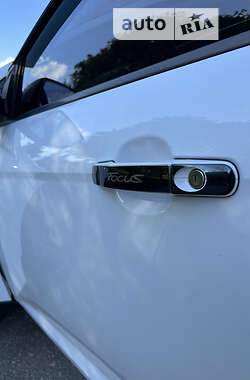 Седан Ford Focus 2016 в 