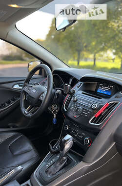 Седан Ford Focus 2016 в 