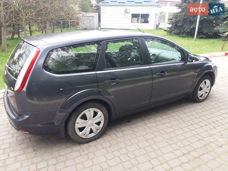 Універсал Ford Focus 2010 в Яворові