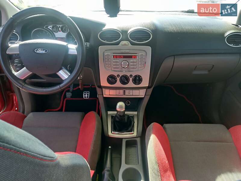 Хэтчбек Ford Focus 2008 в Самборе