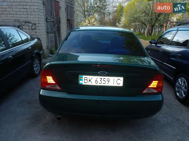 Ford Focus 2000