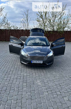 Хэтчбек Ford Focus 2016 в 