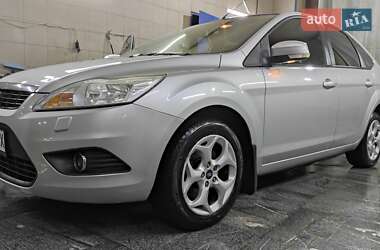 Хэтчбек Ford Focus 2010 в 