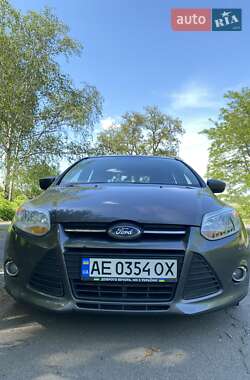 Хэтчбек Ford Focus 2011 в 