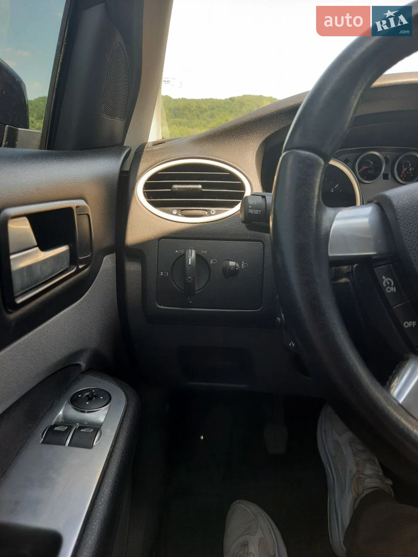 2010 Ford Focus - мініатюра 17