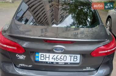 Седан Ford Focus 2015 в 