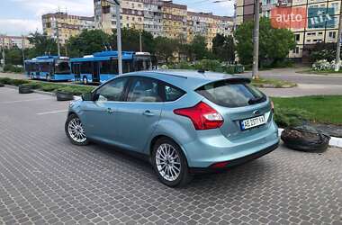 Хэтчбек Ford Focus 2012 в 