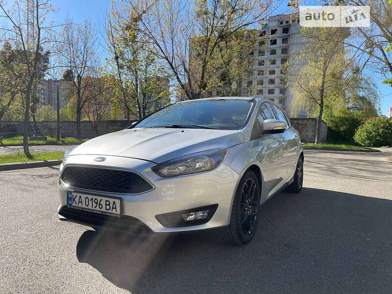 Хэтчбек Ford Focus 2015 в Киеве