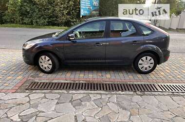 Хэтчбек Ford Focus 2010 в 