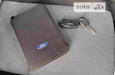 Хэтчбек Ford Focus 2010 в 