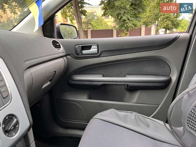 Хэтчбек Ford Focus 2007 в Чернигове