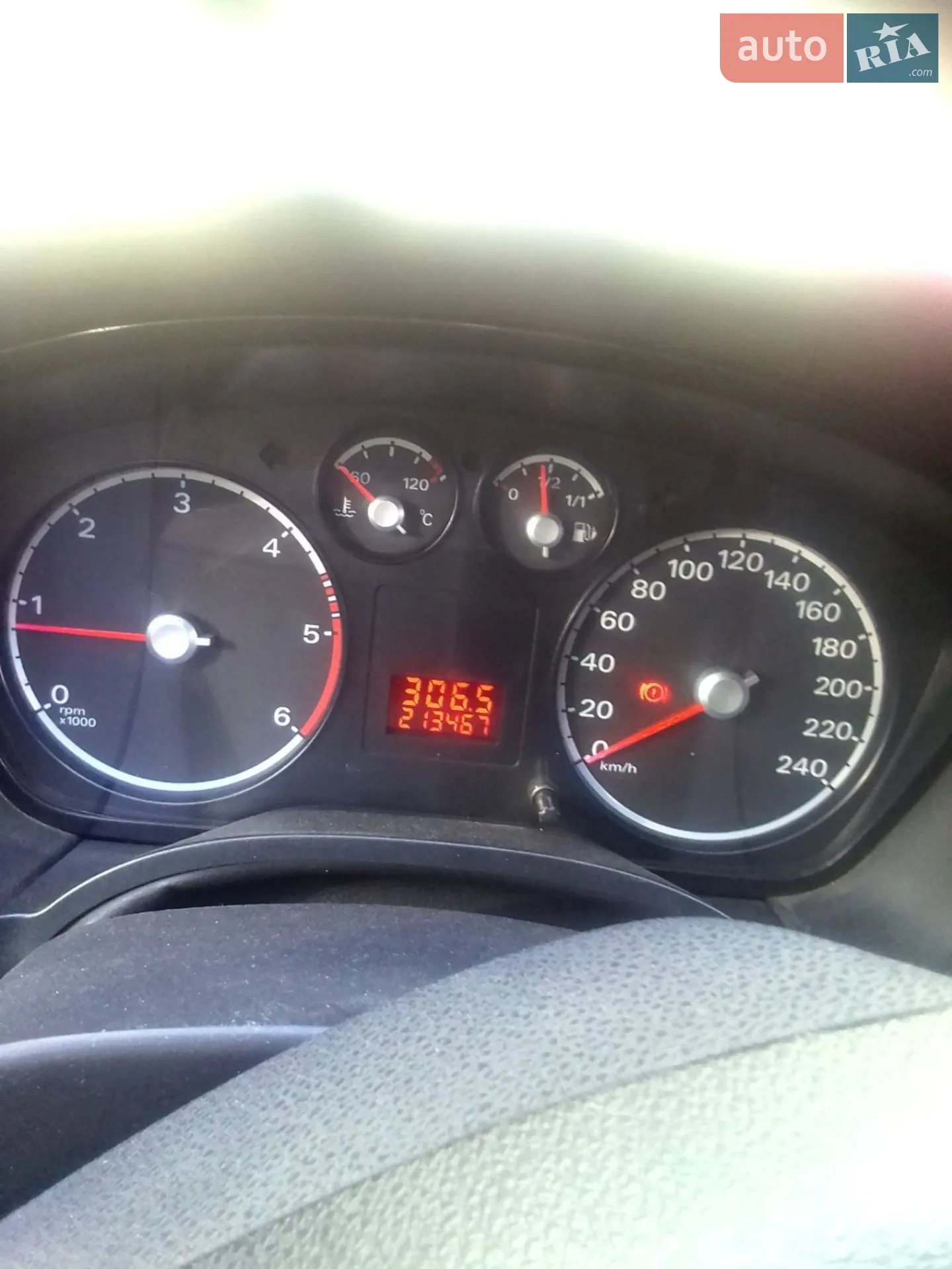 2010 Ford Focus - мініатюра 2