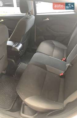 Хэтчбек Ford Focus 2013 в 