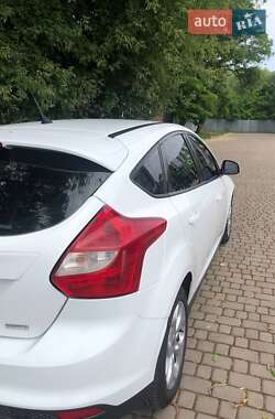 Хэтчбек Ford Focus 2013 в 