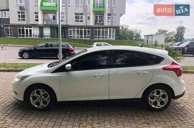 Хэтчбек Ford Focus 2013 в 