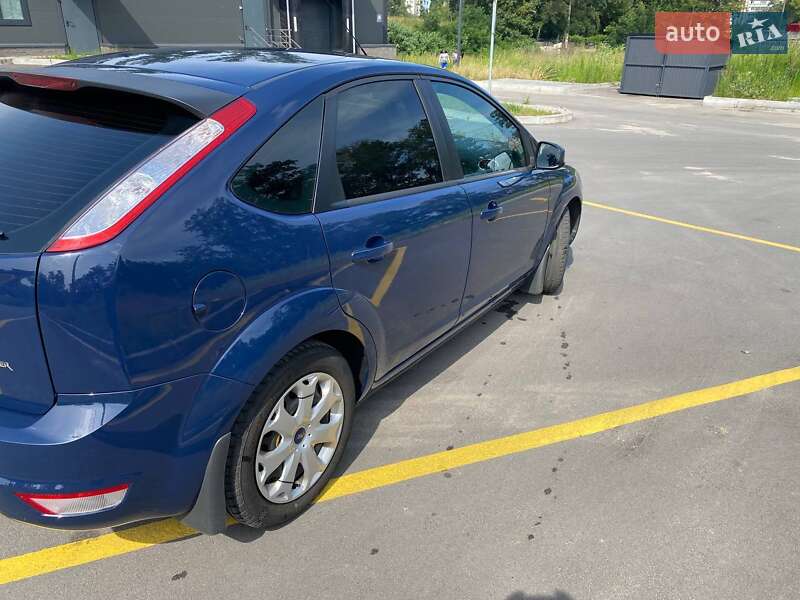 Хэтчбек Ford Focus 2010 в Киеве